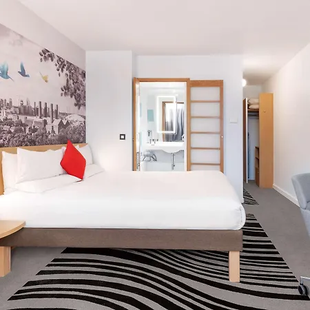 Novotel London Excel Exterior photo