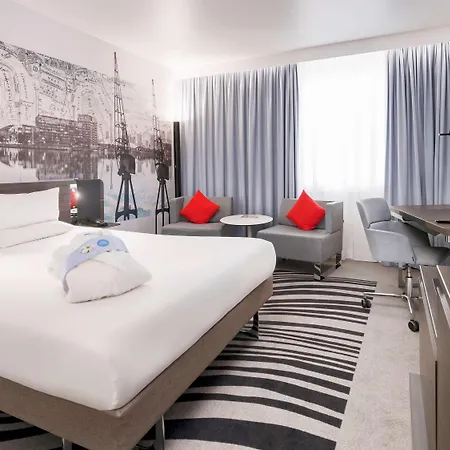 Novotel London Excel Exterior photo