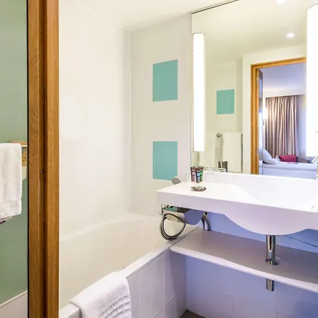 Novotel London Excel Exterior photo